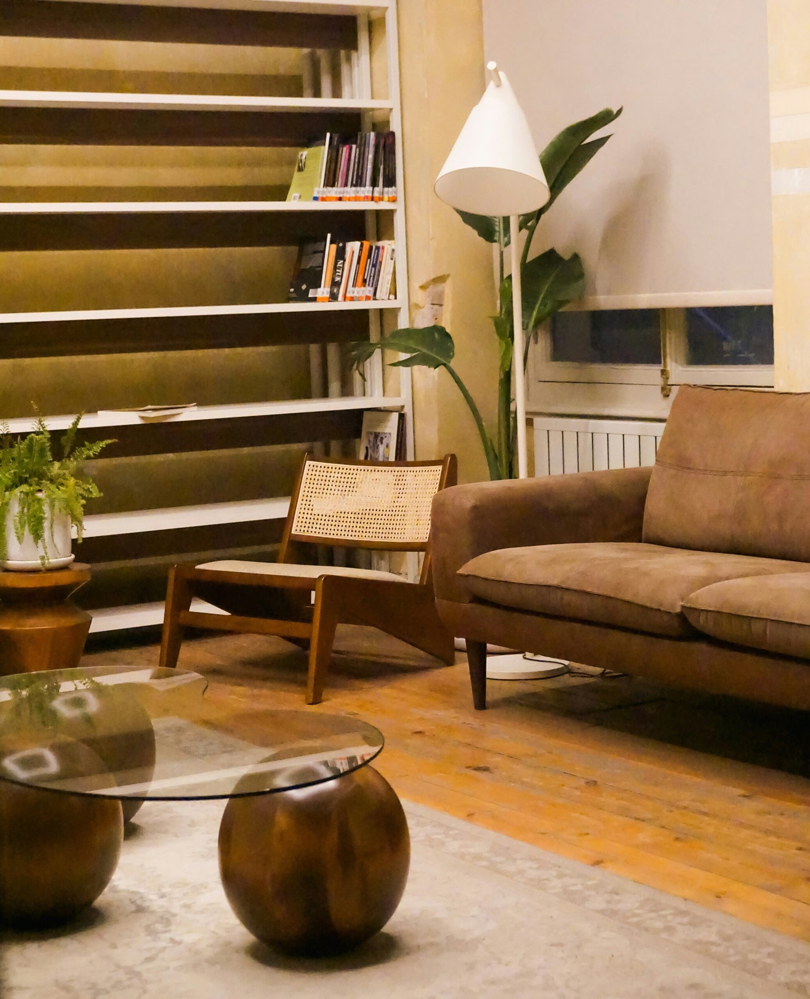 MODERN FURNITURE FOR THE LIVING ROOM